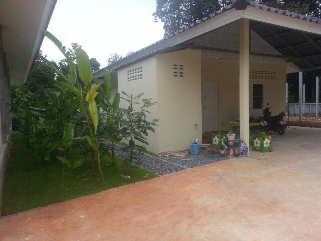 Khanom Garden Suite Δωμάτιο φωτογραφία